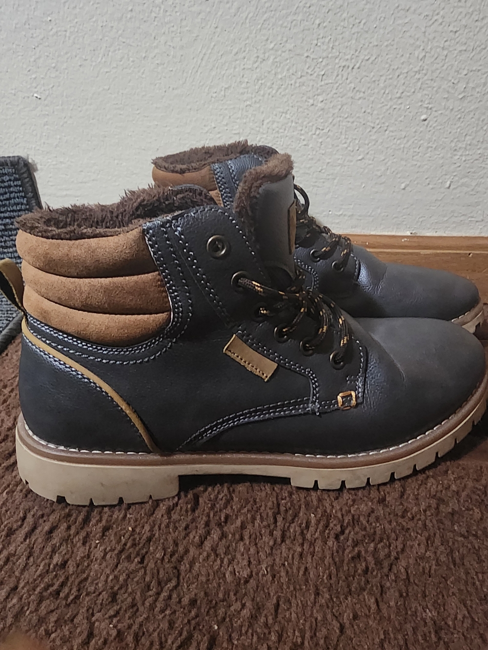 Men's Black & Brown Lace-Up Winter Boots